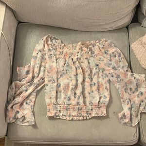 Light pink h and m off shoulder crop top. Flair sleeve size US 6